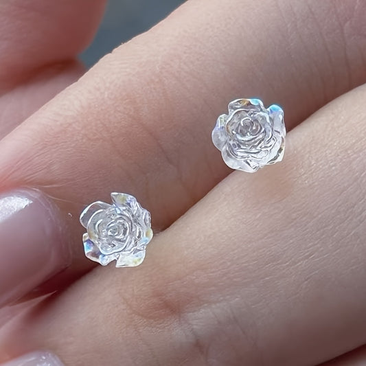 A Pair of Small Transparent Light-Colored Rose Stud Earrings for Women, Easy And Elegant, Suitable for Daily Wear by