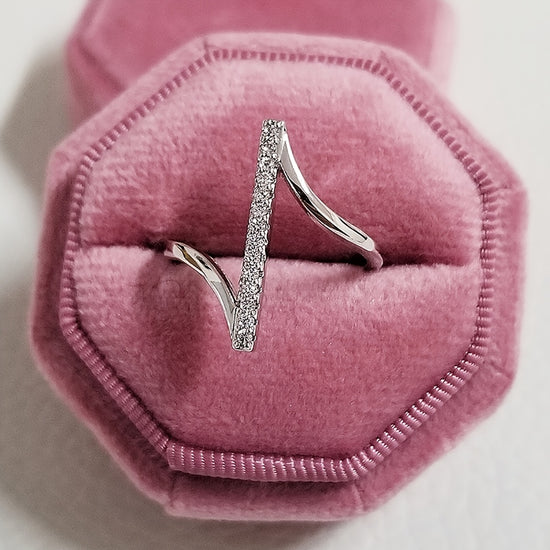 This Ring Is a Fully -Encrusted Engagement Ring, Perfect for Parties, Gifts, And Unique Additions for Weddings for Both Men And Women
