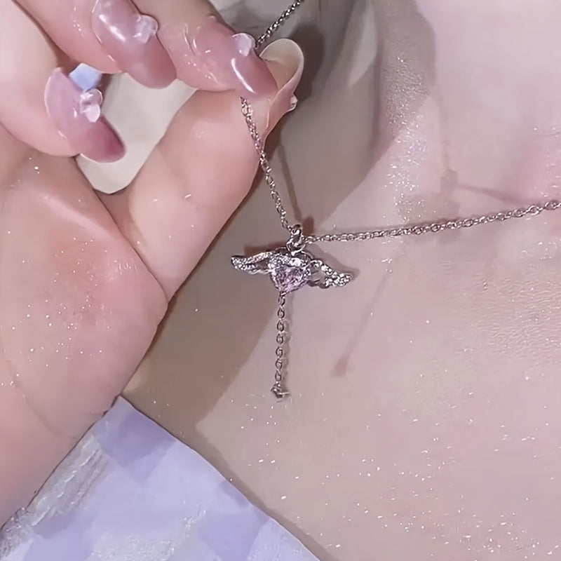 A cute Cupid heart wing pendant necklace collarbone chain, a light luxury necklace jewelry for Women's fashionable daily wear