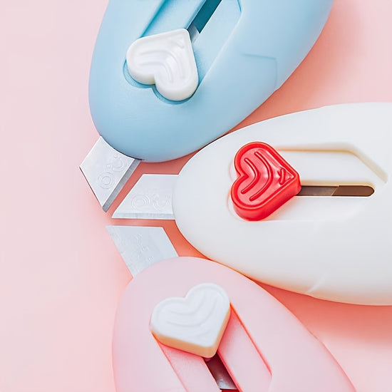 1pc New Portable Cute Cartoon Handheld Personal Portable Household Office Parcel Opening Craft Paper Cutting Knife, Usable in All 4 Seasons, Student Dormitory Journal Cutting Knife, Retractable Protective Design, Heart-Shaped Retractable Button
