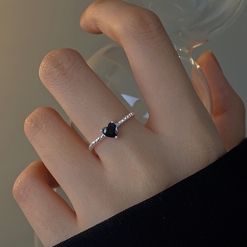 1pc Women'S Open Ring, Black Zirconia Heart Twist Ring for Women, New Niche Design Light Luxury Fashion Individualistic Cold Style