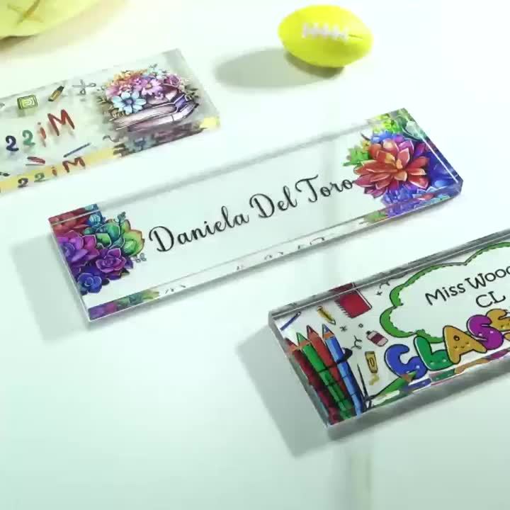2D Flat, 1 Desktop Nameplate, Acrylic Nameplate, Personalized Nameplate, Minimalist Teacher Nameplate, Office Decoration, Custom Desktop Gift Nameplate, Suitable for Valentine's Day, Christmas, Thanksgiving, Graduation Season, Wife, Father, Child