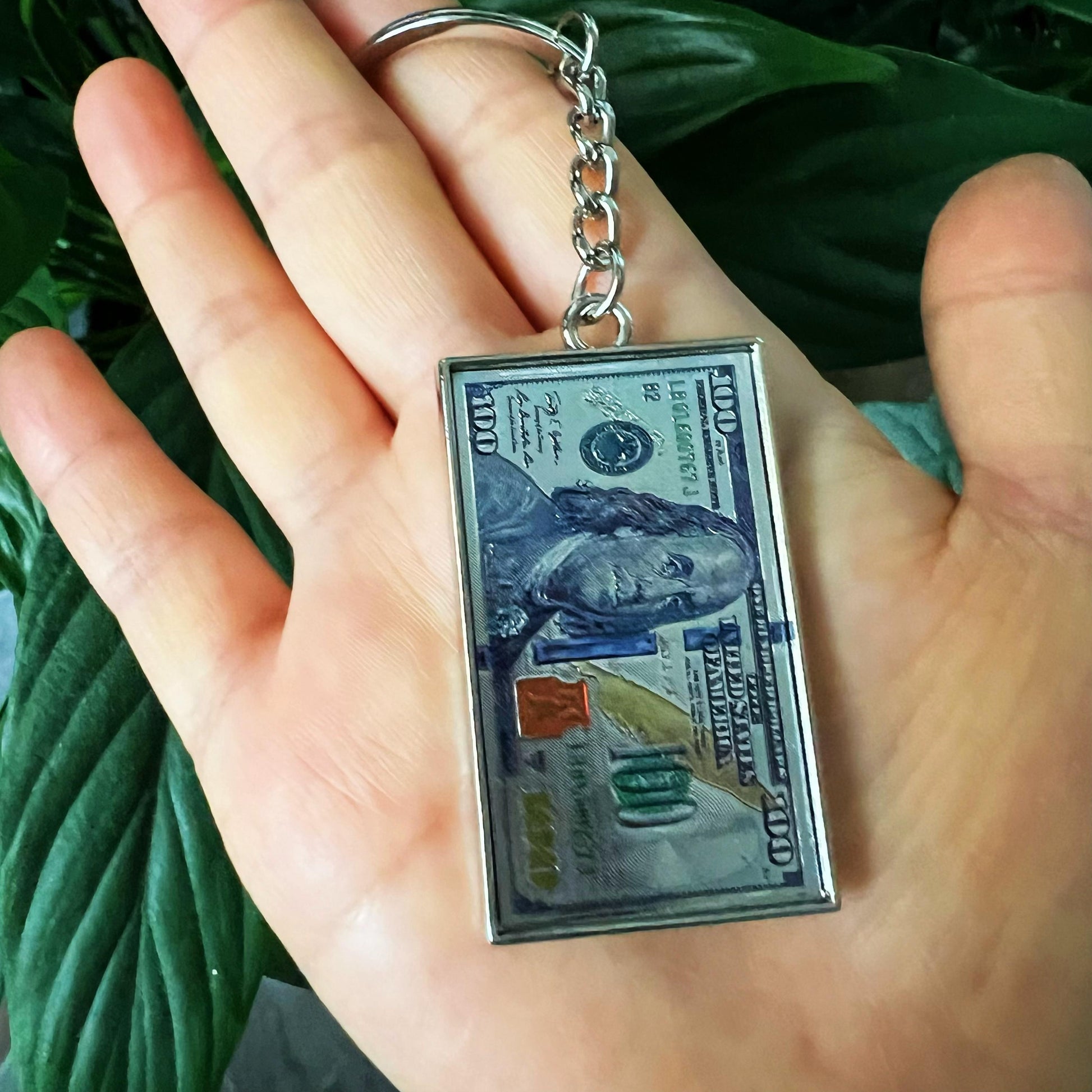 1pc, Mini Replica Dollar Keychain, Cool And Fun Replica Currency Keychain, Wallet Backpack Car Key Accessory Gift for Friends