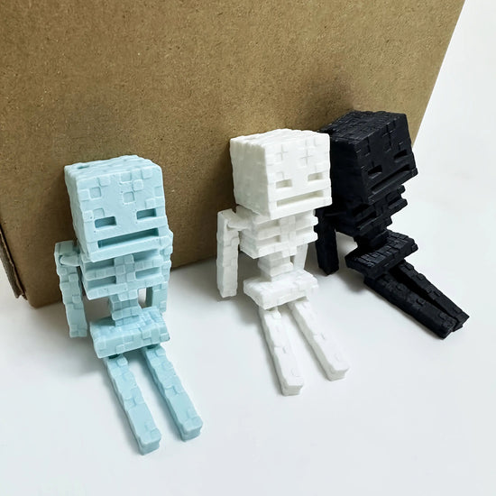 Collectible Figurines, Pixel Skull - Retro 8-Bit Gaming Desk & Car Accessory, Black & White Pixelated Plastic Figure for Home Office, Computer, or Vehicle Decoration - Nostalgic Gamer Gift, Seasonal & Celebration Ornament Suitable for Gaming Setup