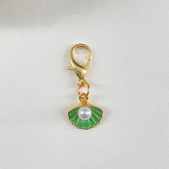 Versatile Seahorse, Mermaid Tail, and Starfish Keychain Charms; Vacation-Style Cactus and Pineapple Keychain Accessories; Shoe and Bag Charms; Maple Leaf and Flower Keychains; Apparel Decorative Accessories