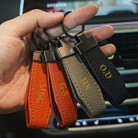 personalized car key chain made of ultra-fine fiber artificial PU Leather, personalized name customization, fashionable accessories suitable for both men and women, very suitable as gifts on birthdays such as Father's Day and Mother's Day