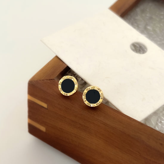 1 Pair Vintage-Inspired Easy Black Circle Stud Earrings Versatile for Daily And Party Wear - All-Season Fashion Accessory
