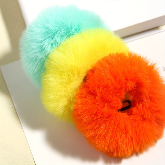 1pc Elegant Fluffy Faux Fur Hair Tie - Soft Plush Elastic Hair Band in Pink, Cream, White, Black, and Light Blue for Women, Cute Hair Accessorie