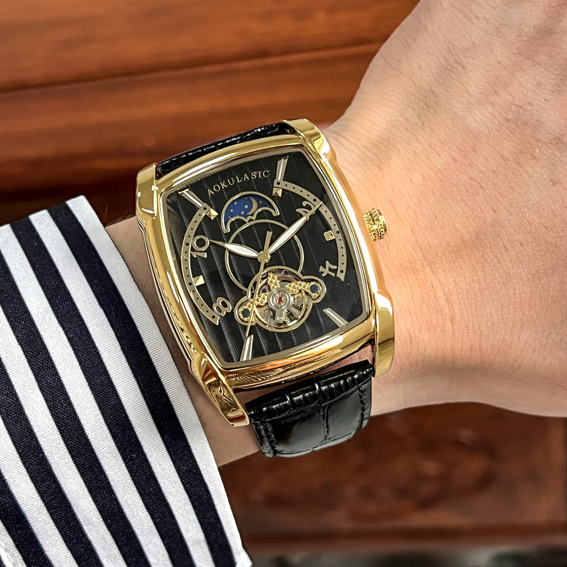 A Fully Automatic Tourbillon Mechanical Watch, A Light Luxury High-end Fashion Trend Hollow Business Casual Wristwatch, High-end Atmosphere, Sun, Moon, Stars, Square Temperament Large Dial Men's Watch.