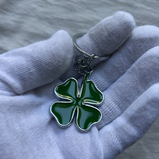 Stylish Green Four-Leaf Clover Keychain - Durable Zinc Alloy, Perfect for Car Keys & Accessories, Good Luck Charm, Keychain Accessory | Stylish Keychain | Durable Zinc Alloy