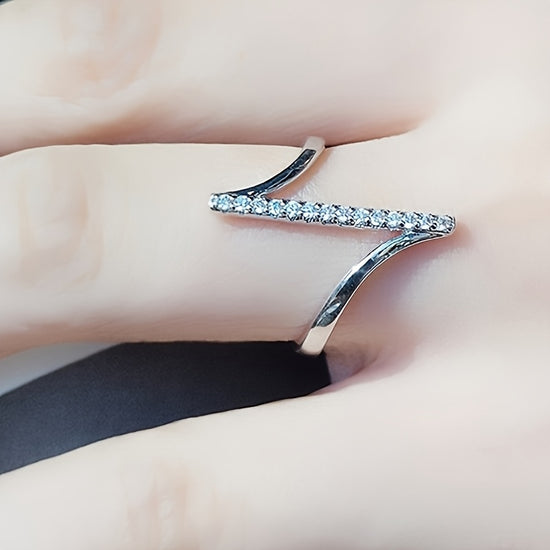 This Ring Is a Fully -Encrusted Engagement Ring, Perfect for Parties, Gifts, And Unique Additions for Weddings for Both Men And Women