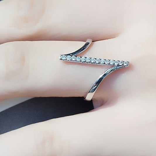 This Ring Is a Fully -Encrusted Engagement Ring, Perfect for Parties, Gifts, And Unique Additions for Weddings for Both Men And Women