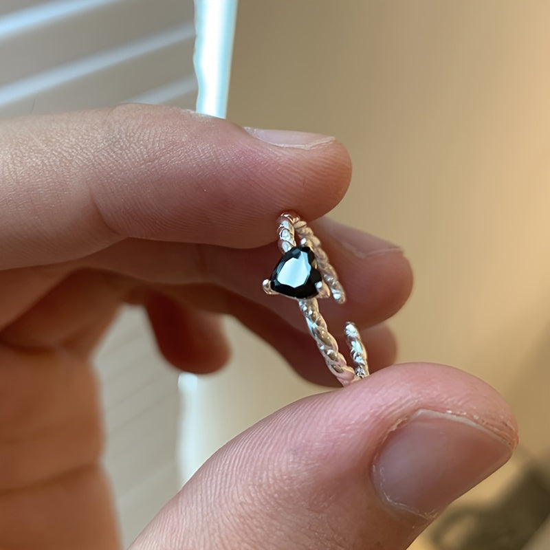 1pc Women'S Open Ring, Black Zirconia Heart Twist Ring for Women, New Niche Design Light Luxury Fashion Individualistic Cold Style