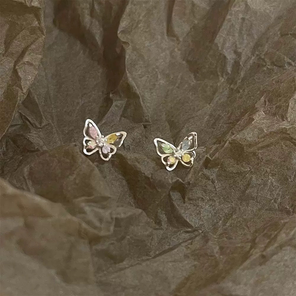2-Piece Metal Hollow-Out Inlaid Colored Synthetic Synthetic Zirconia Butterfly Stud Earrings, Cute and Versatile, Suitable for Daily Wear and Gifting