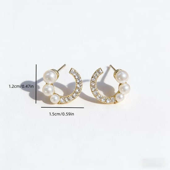 A Pair of Korean-style C-shaped Stud Earrings, Versatile for Commuting, Simple and Elegant Ear Accessories for Women