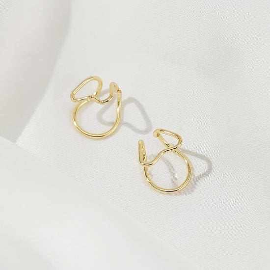 Small Heart-Shaped Clip-On Earrings, 2pcs/1 Pair, Creative, Well-Designed, High-End, Elegant, Simple, Exquisite, Suitable for Dates, Parties, Vacations, and Daily Wear, A Fashionable Earring Gift for Your Girlfriend