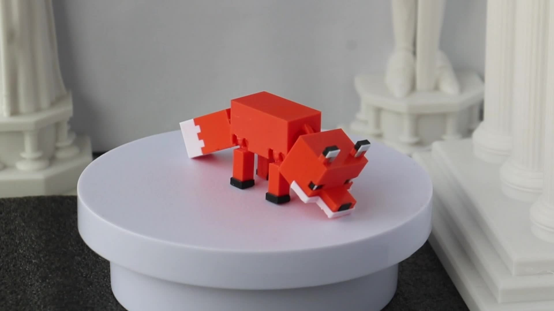 Collectible Ornament, a Pixel-style Animal Figurine That Can Change Poses at Will, a Durable Small Decorative Piece, Suitable for Home, Car, Birthday Parties, Holiday Decorations, and as Gifts or Room Decor