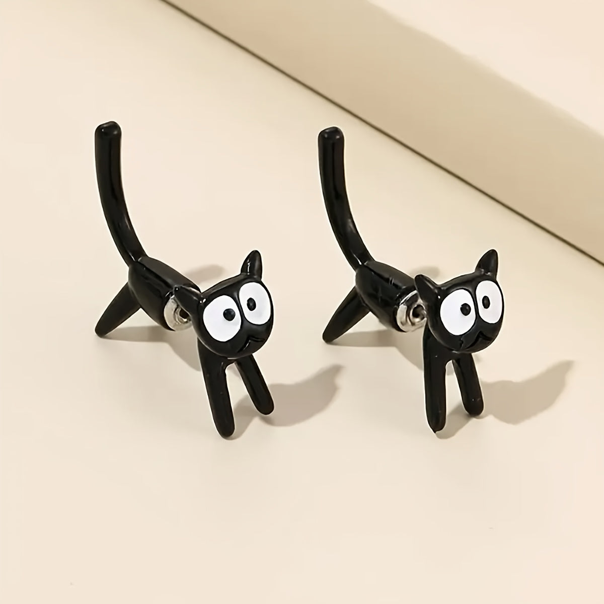 1 Pair Cute Black Cat Stud Earrings for Women & - Creative Gift, Alloy Posts, Playful Cartoon Design for Casual Attire, Novelty Earrings