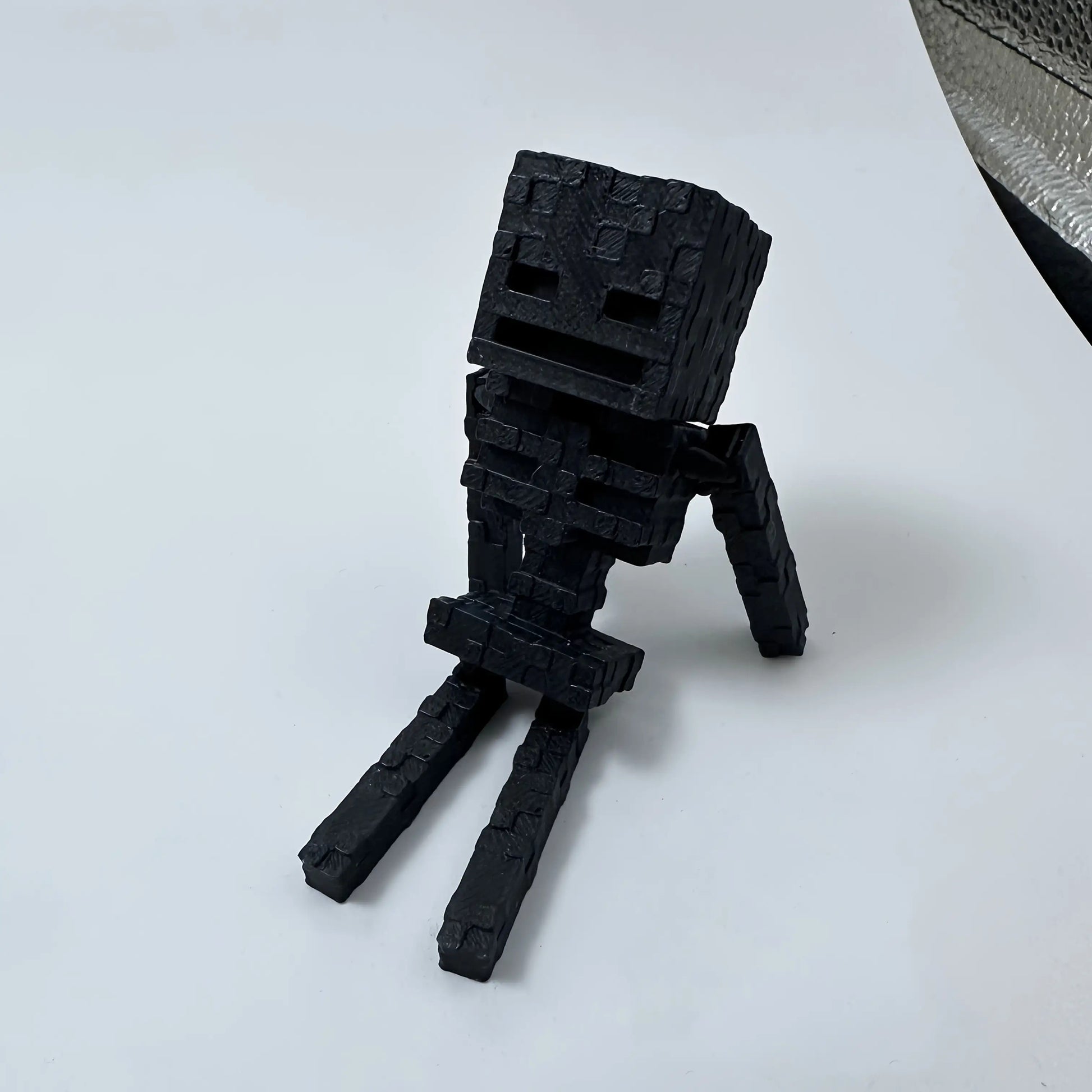 Collectible Figurines, Pixel Skull - Retro 8-Bit Gaming Desk & Car Accessory, Black & White Pixelated Plastic Figure for Home Office, Computer, or Vehicle Decoration - Nostalgic Gamer Gift, Seasonal & Celebration Ornament Suitable for Gaming Setup