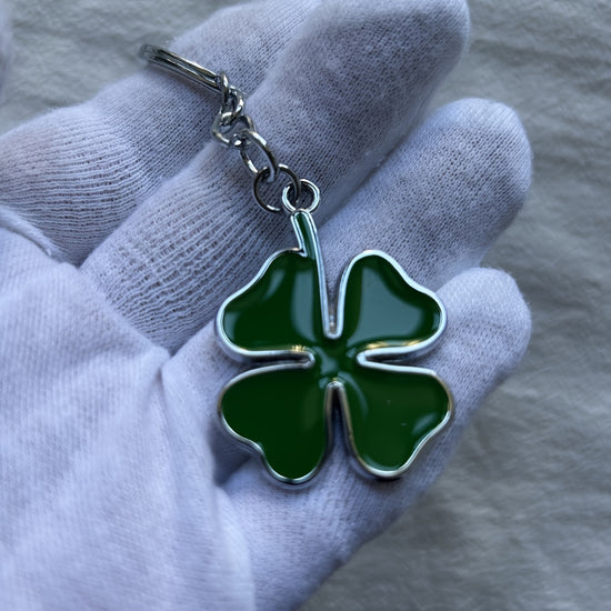 Stylish Green Four-Leaf Clover Keychain - Durable Zinc Alloy, Perfect for Car Keys & Accessories, Good Luck Charm, Keychain Accessory | Stylish Keychain | Durable Zinc Alloy