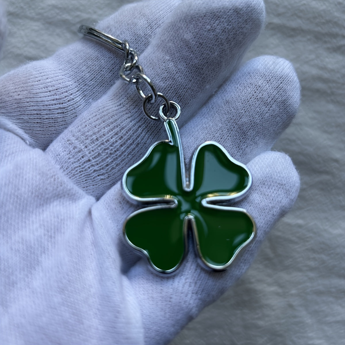 Stylish Green Four-Leaf Clover Keychain - Durable Zinc Alloy, Perfect for Car Keys & Accessories, Good Luck Charm, Keychain Accessory | Stylish Keychain | Durable Zinc Alloy