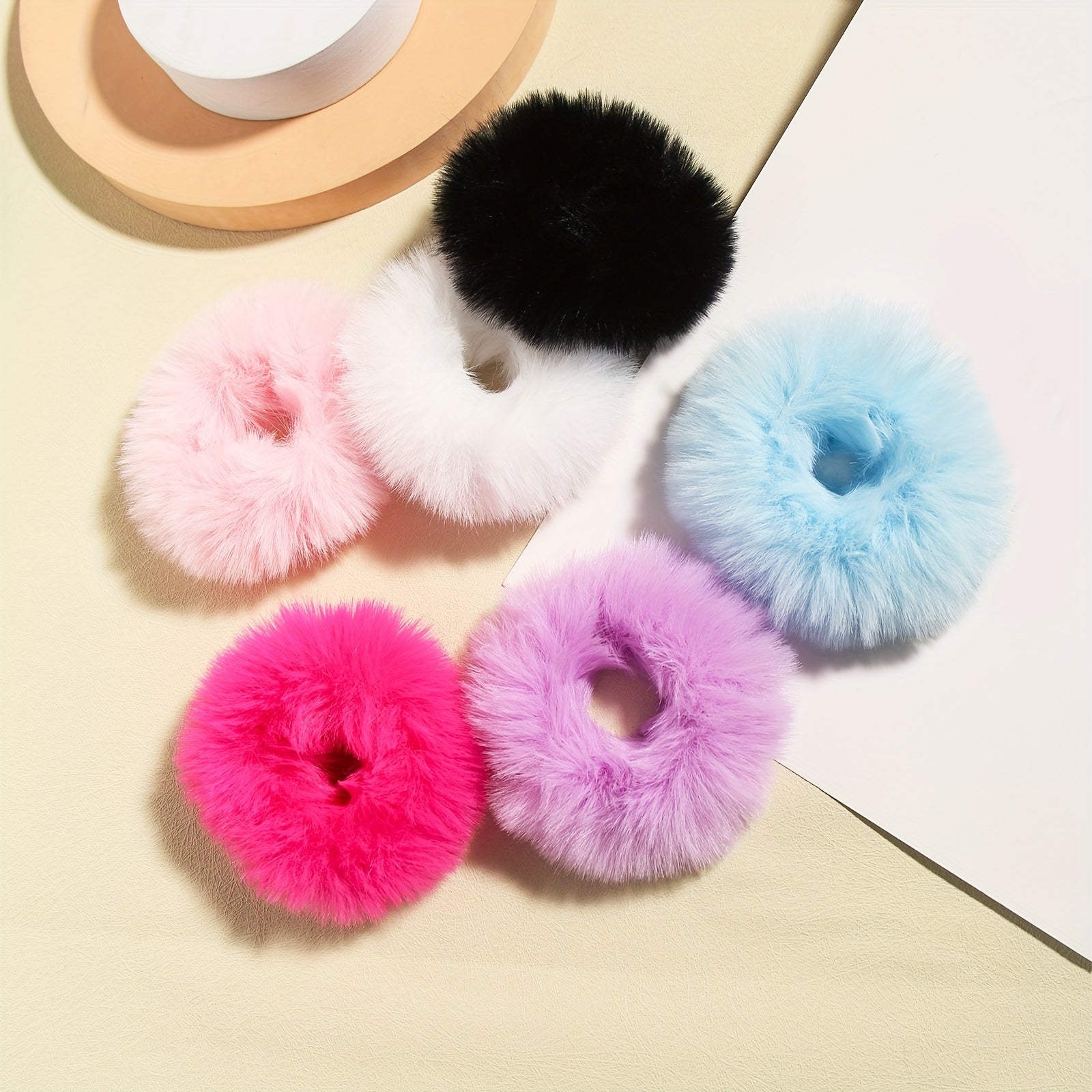 1pc Elegant Fluffy Faux Fur Hair Tie - Soft Plush Elastic Hair Band in Pink, Cream, White, Black, and Light Blue for Women, Cute Hair Accessorie