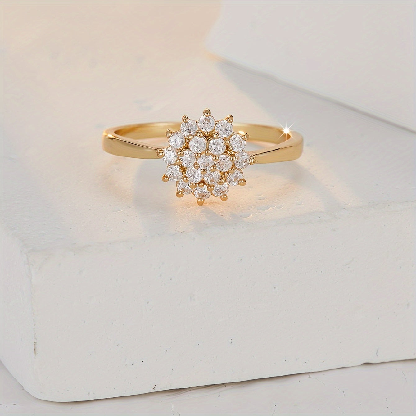 A Flower Design Copper Micro-Inlaid Synthetic Zirconia Wedding Wedding Ring
