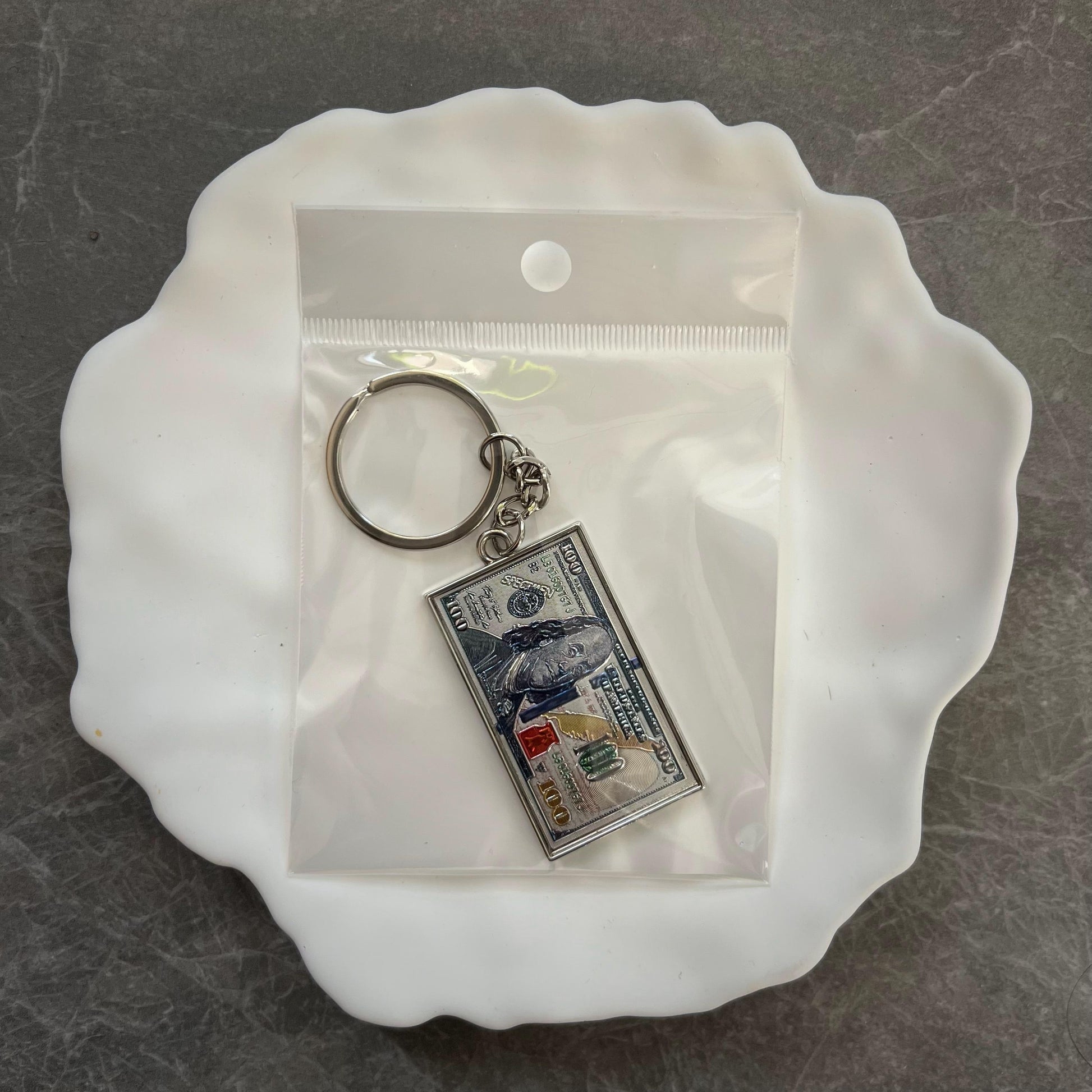 1pc, Mini Replica Dollar Keychain, Cool And Fun Replica Currency Keychain, Wallet Backpack Car Key Accessory Gift for Friends