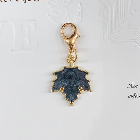 Versatile Seahorse, Mermaid Tail, and Starfish Keychain Charms; Vacation-Style Cactus and Pineapple Keychain Accessories; Shoe and Bag Charms; Maple Leaf and Flower Keychains; Apparel Decorative Accessories