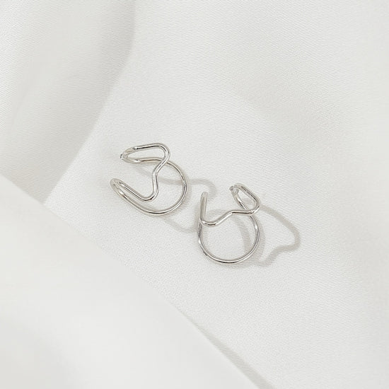 Small Heart-Shaped Clip-On Earrings, 2pcs/1 Pair, Creative, Well-Designed, High-End, Elegant, Simple, Exquisite, Suitable for Dates, Parties, Vacations, and Daily Wear, A Fashionable Earring Gift for Your Girlfriend