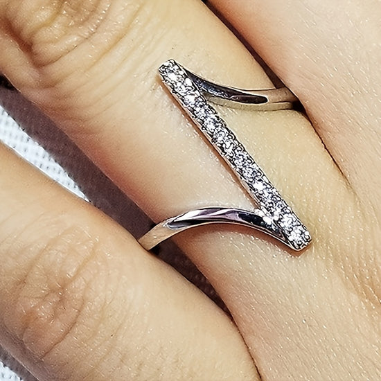 This Ring Is a Fully -Encrusted Engagement Ring, Perfect for Parties, Gifts, And Unique Additions for Weddings for Both Men And Women