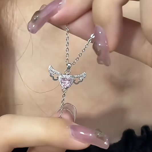 A cute Cupid heart wing pendant necklace collarbone chain, a light luxury necklace jewelry for Women's fashionable daily wear