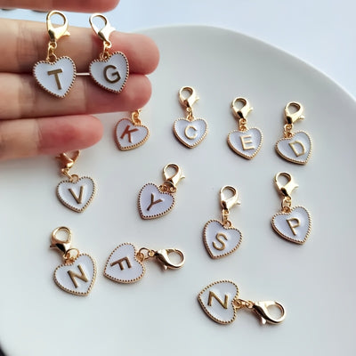 1pc White Heart 26 Letter Pendant Decoration Suitable for Wallets, Headphones, Keychains, Shoe Decorations - Multiple Letters Can Be Selected to Form a Name as a Gift for Mother's Day, Valentine's Day, Birthdays for Mothers, Lovers, and Friends