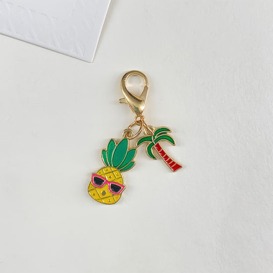 Versatile Seahorse, Mermaid Tail, and Starfish Keychain Charms; Vacation-Style Cactus and Pineapple Keychain Accessories; Shoe and Bag Charms; Maple Leaf and Flower Keychains; Apparel Decorative Accessories