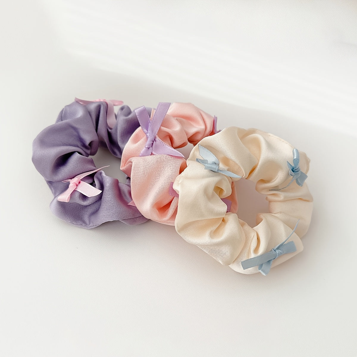 1/2pcs New Sweet Bow Black/White Combination Scrunchies, Temperament Satin Hair Rope Scrunchies Hair Additions, Elegant Fashion Hair Additions, Suitable for Daily Wear, Hair Additions, Hair Tie, Hair Rope, Ponytail Headwear Elastic Hair Band