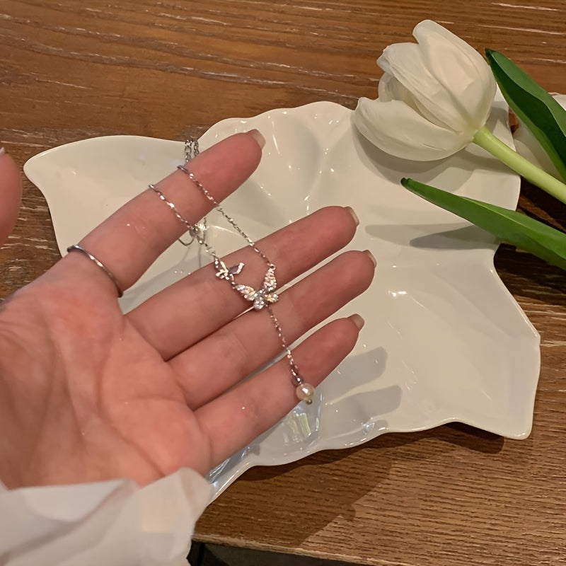 1pc Light Luxury Butterfly Women'S Necklace, Pearl Pendant Clavicle Chain, Gentle Style Niche Design Jewelry, Suitable for Dates And Daily Wear, Exquisite Gift for Girlfriend And Best Friend